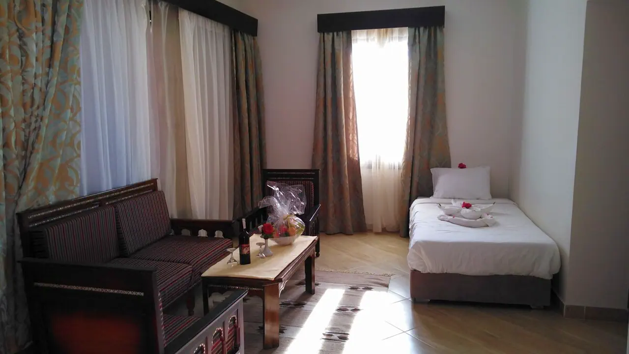 الفندق روحانو بيتش ريزورت - القصير